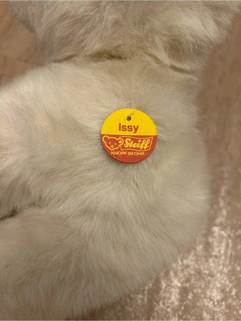 Vintage Steiff Cozy Issy Polar Bear Plush Tag Earred Button 0437/23 7 1/2”